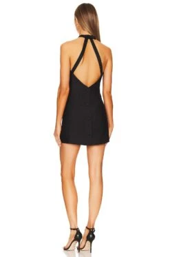 Sasha Black -Fashion Clothing Store AXIS WD681 V3